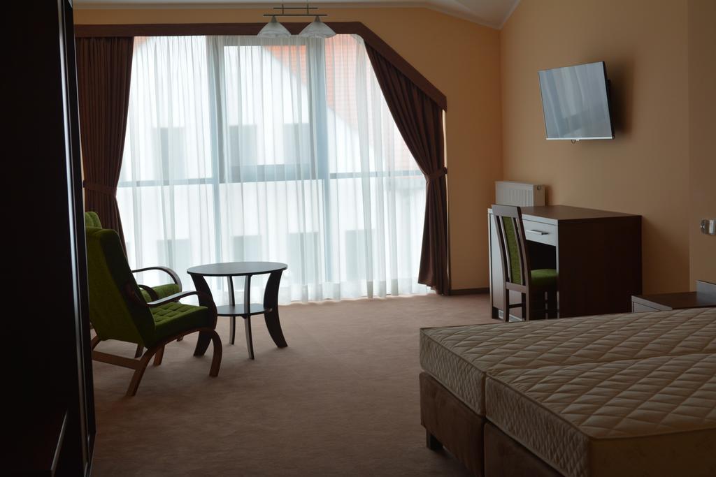 Gosciniec Pan Tadeusz II Hotel Gizycko Phòng bức ảnh
